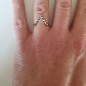 Vegan "V" Ring